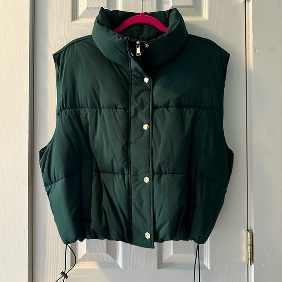 LOFT Jackets & Blazers - LOFT Dark Green Cropped Puffer Vest